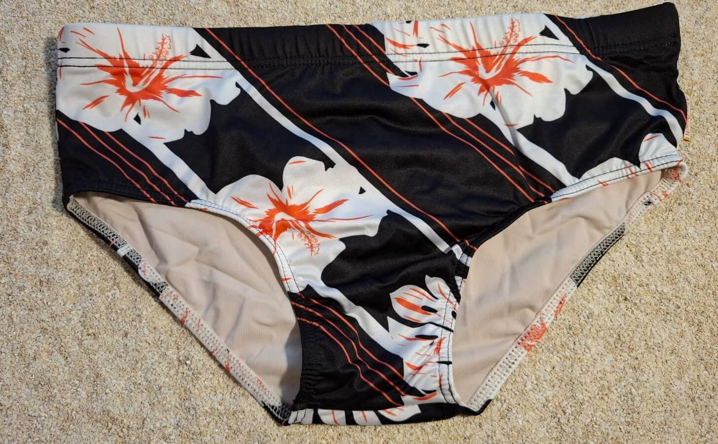 Low Rise Cut Men´s swim Trunks